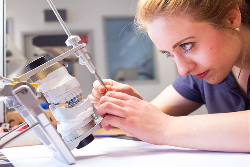 Riewenherm-Dentaltechnik-Jobs-3